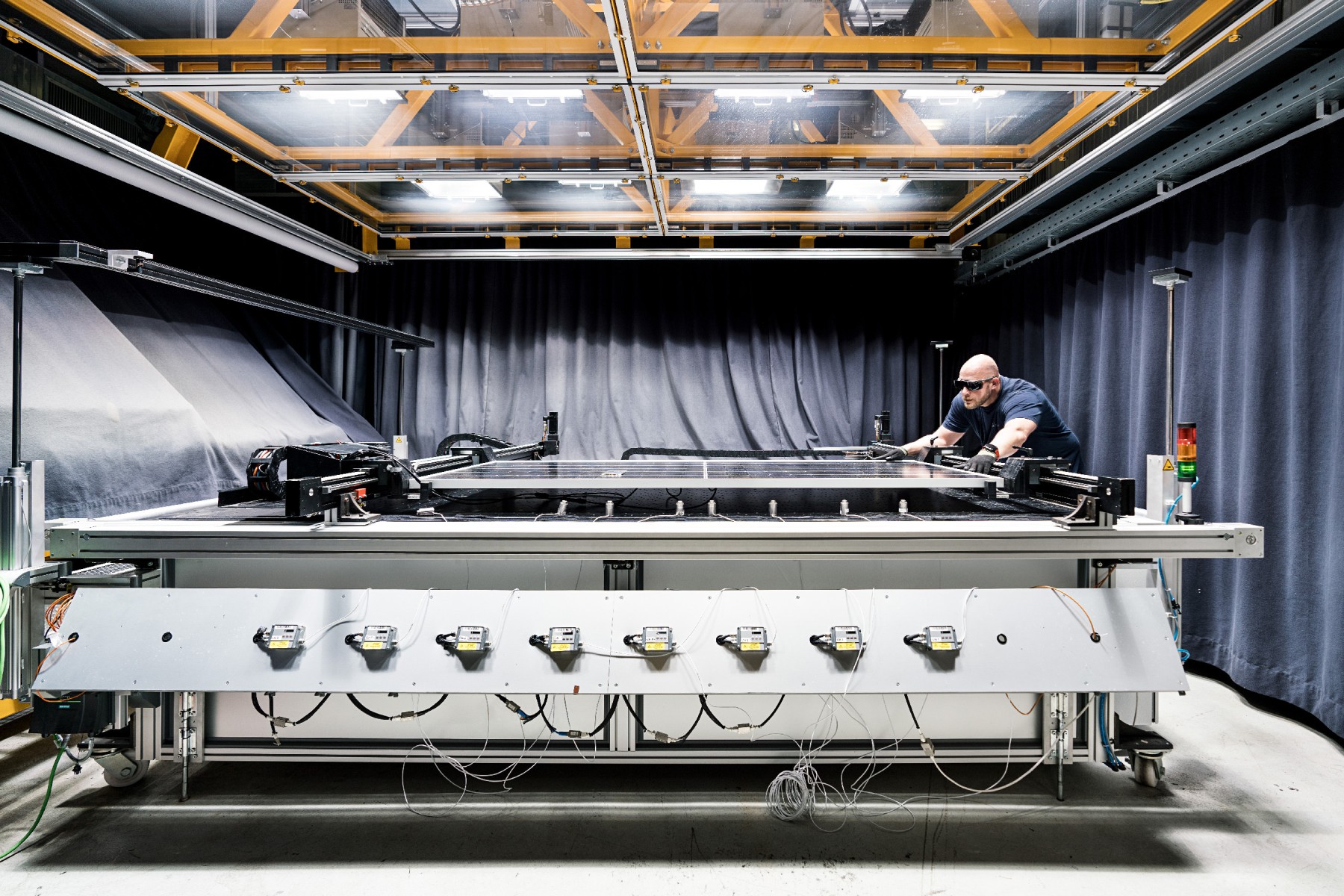 T&Uuml;V Rheinland's solar laboratory in Cologne is one of the world's largest laboratories for testing solar modules.