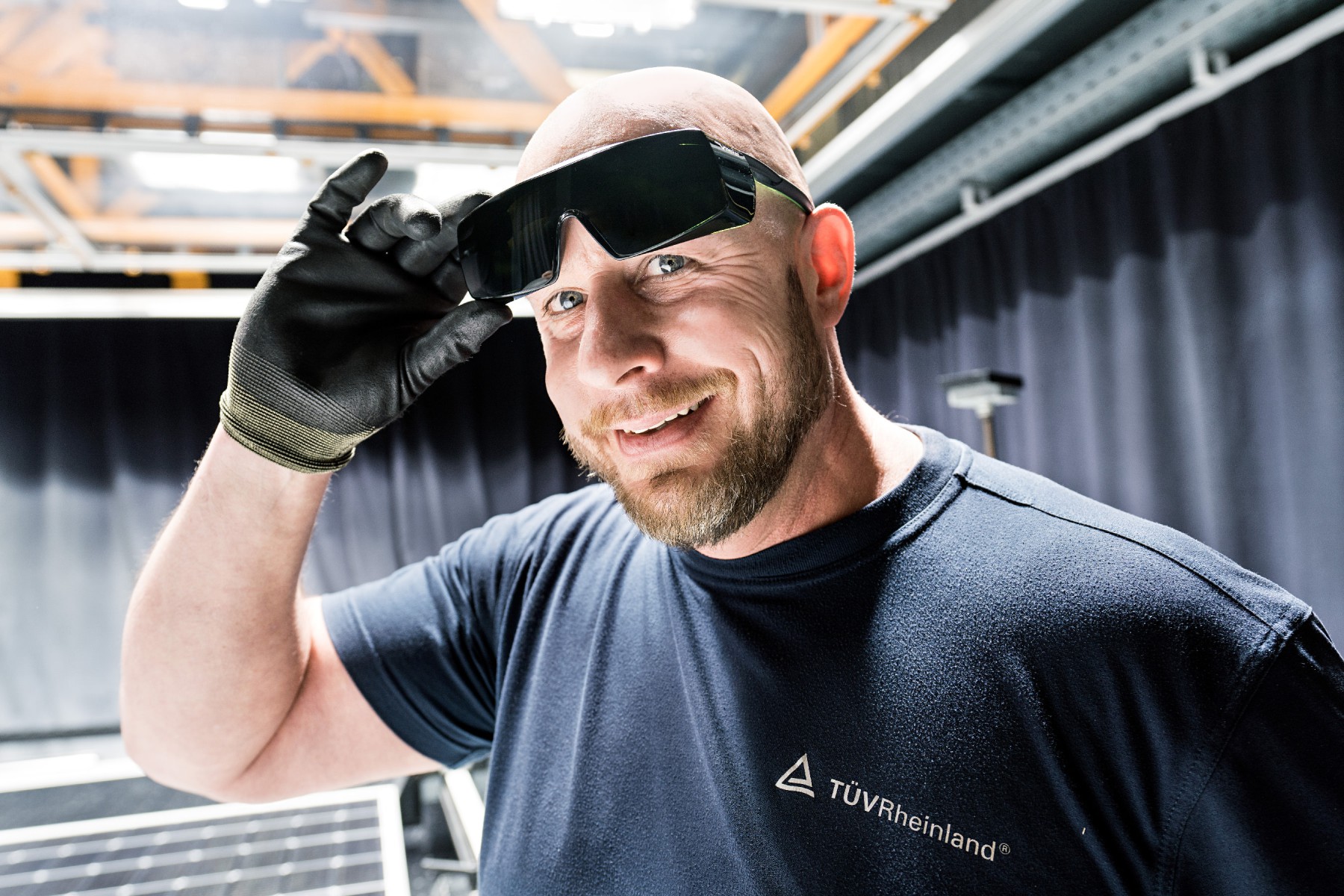 T&Uuml;V Rheinland's solar laboratory in Cologne is one of the world's largest laboratories for testing solar modules.