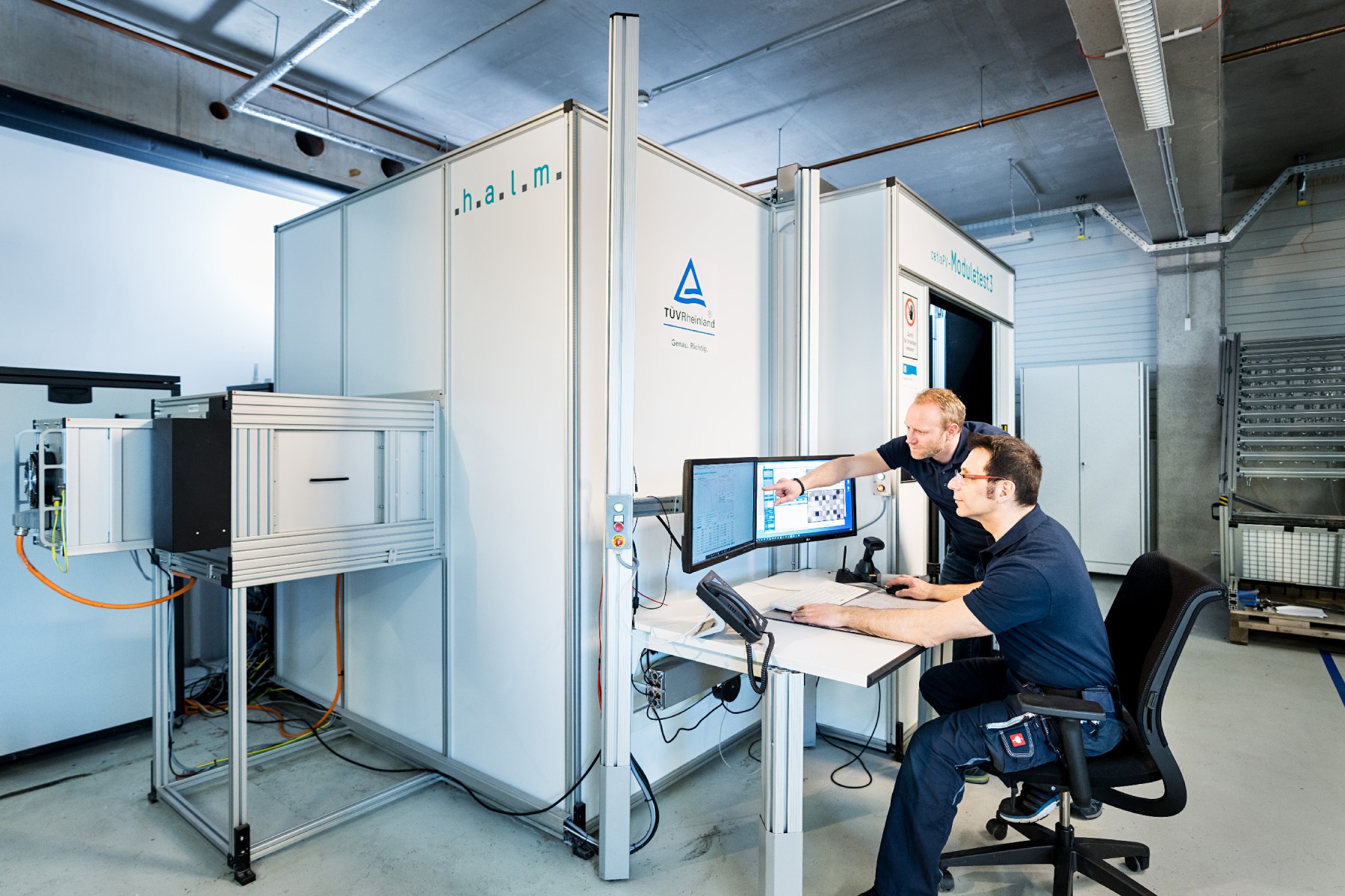 T&Uuml;V Rheinland's solar laboratory in Cologne is one of the world's largest laboratories for testing solar modules.