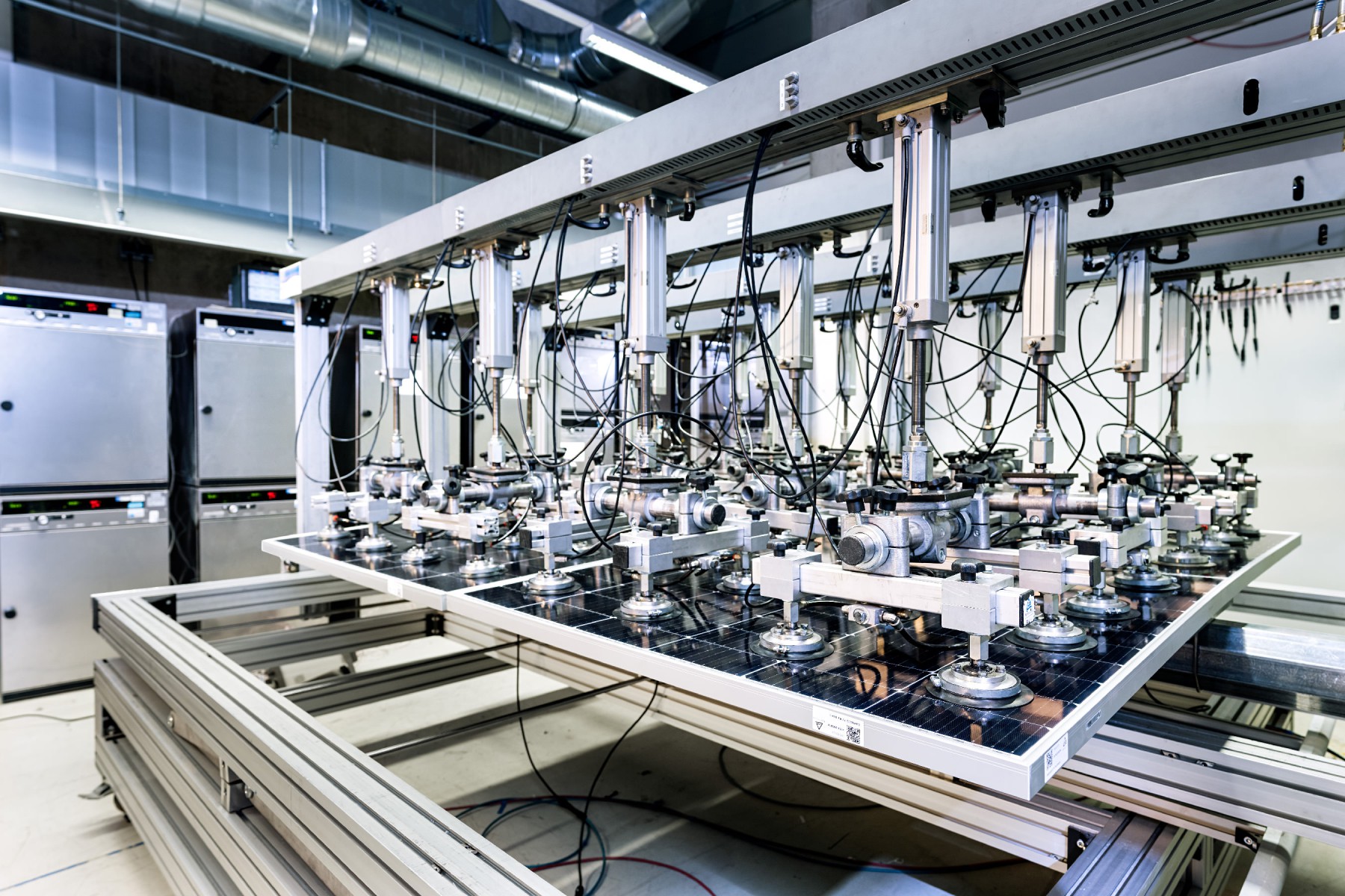 T&Uuml;V Rheinland's solar laboratory in Cologne is one of the world's largest laboratories for testing solar modules.