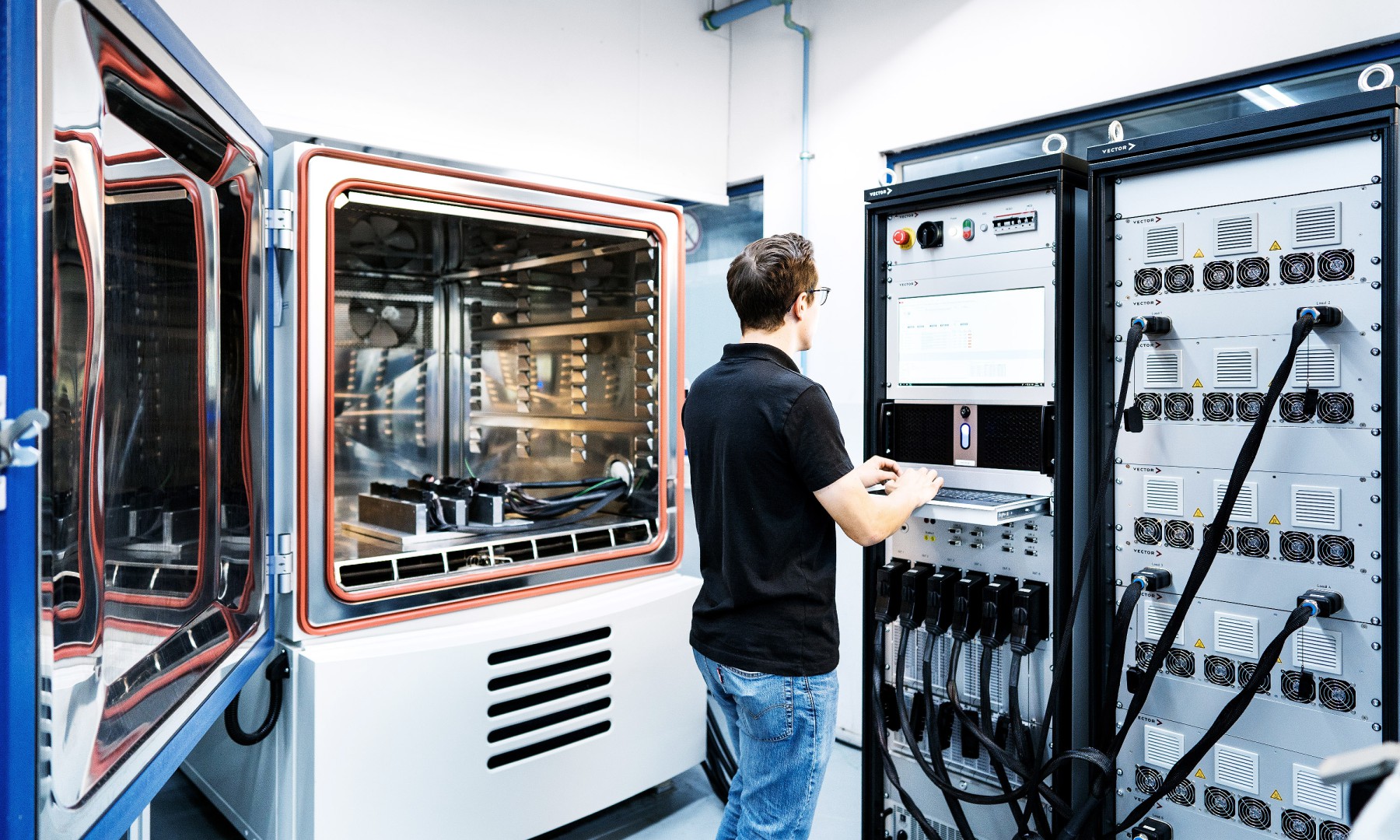 In Laboratorien und Versuchseinrichtungen werden die Entwicklungen von Witte Automotive vorangetrieben, getestet und stetig verbessert.