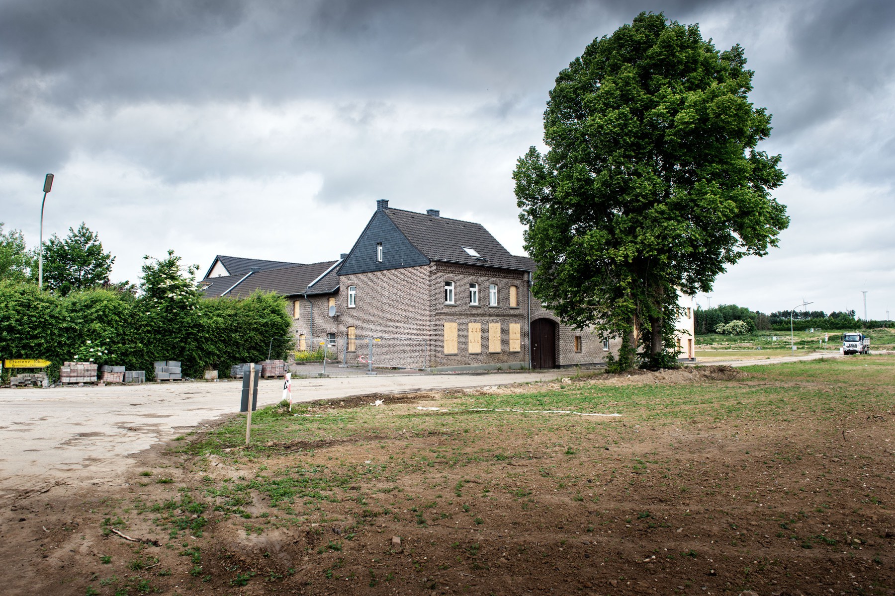 Altes Landgut in Holz, kurz vor dem Abriss des Dorfes, 2015