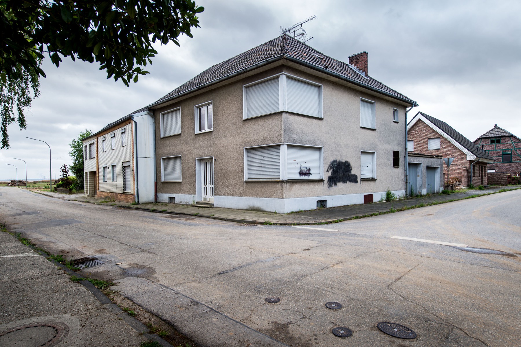 Straßenzug in Borschemich, kurz vor dem Abriss des Dorfes, 2015