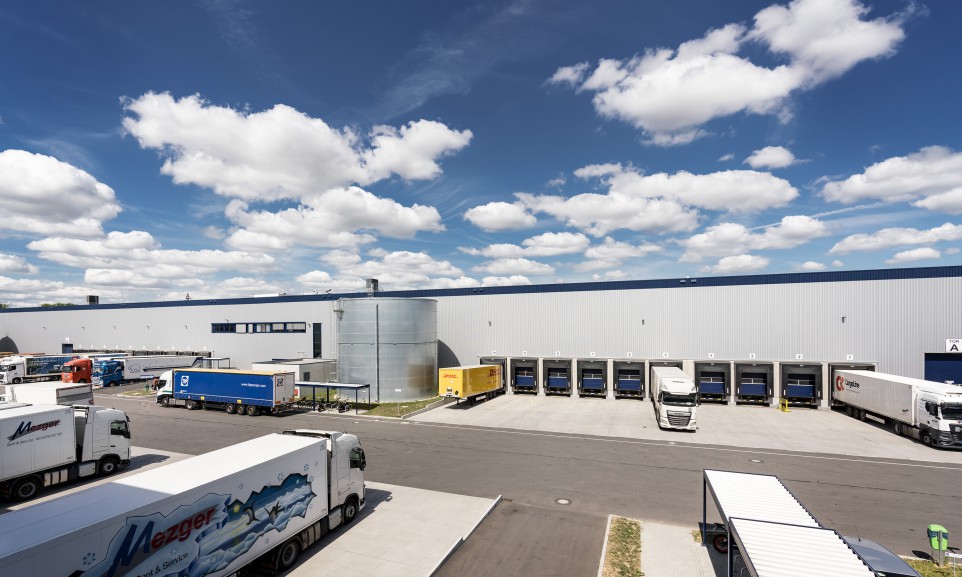 Ein modernes Multi-User-Logistikzentrum der Häfen und Güterverkehr Köln AG (HGK)