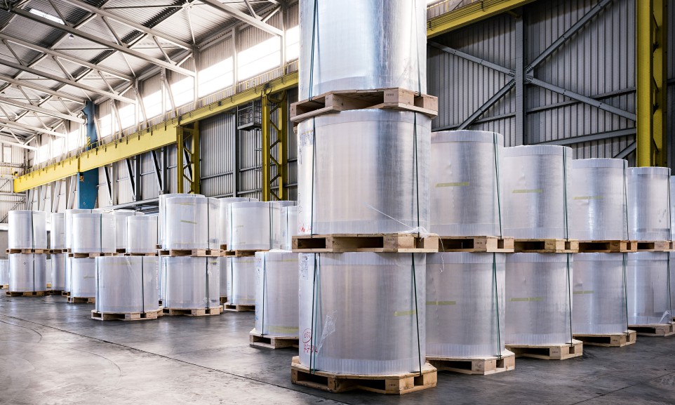 An zwei Standorten der HGK in Neuss und Dormagen werden vielfältige logistische Leistungen rund um das Metall Aluminium angeboten.