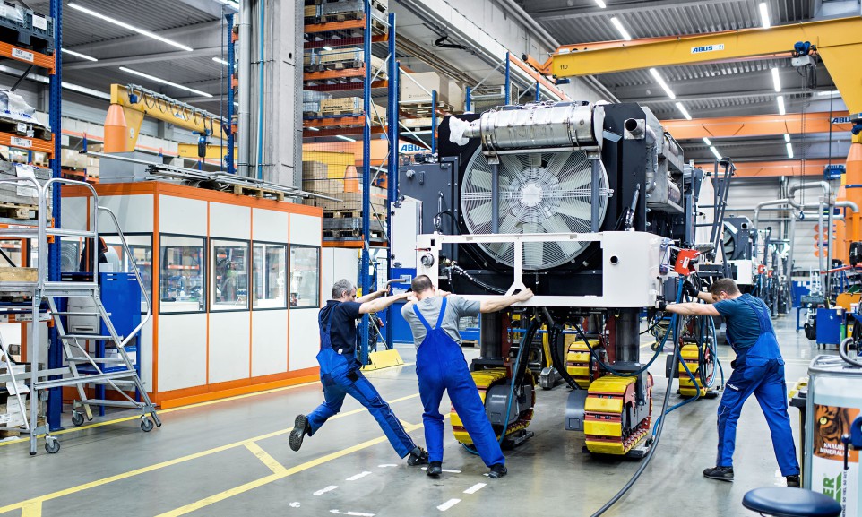 Wirtgen stellt in Windhagen in zahlreichen Produktlinien Strassenbaumaschinen her