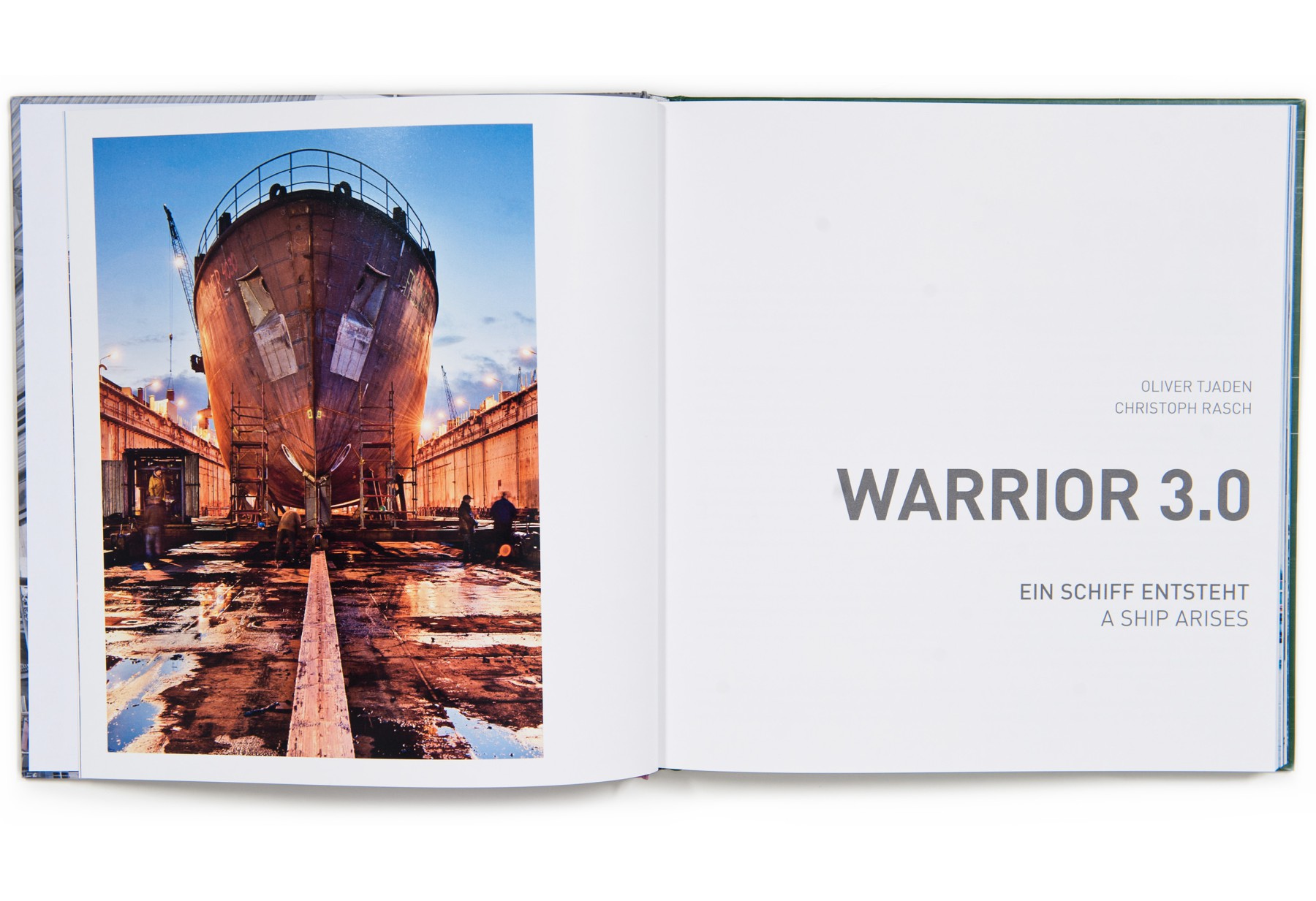 Das Buchprojekt dokumentiert den Bau der neuen Rainbow Warrior auf einer Spezial-Werft in Berne