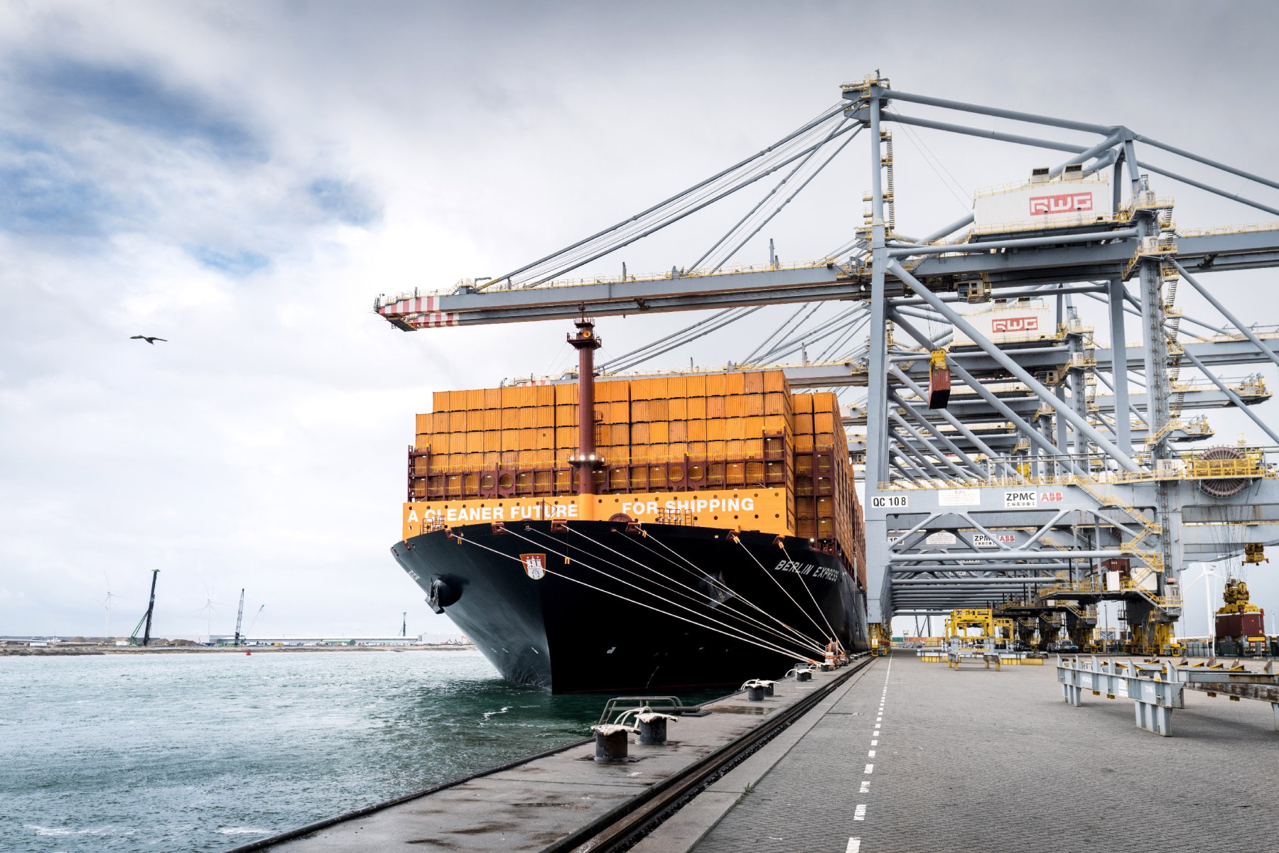 berlin-express_rotterdam_ship_port_008