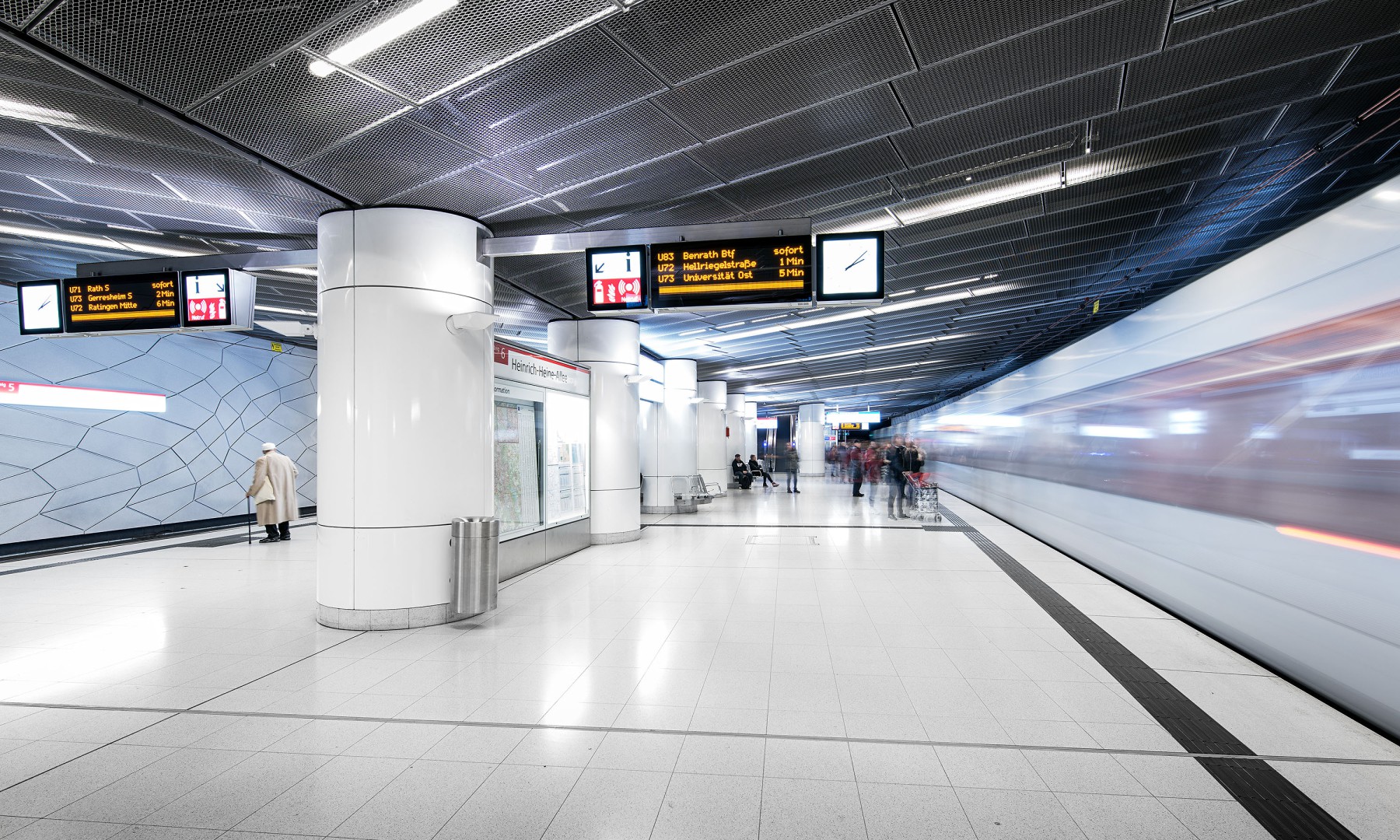 Die U-Bahn-Station Heinrich-Heine-Allee gehört zu den sechs aufwändig gestalteten Stationen der Wehrhahnlinie