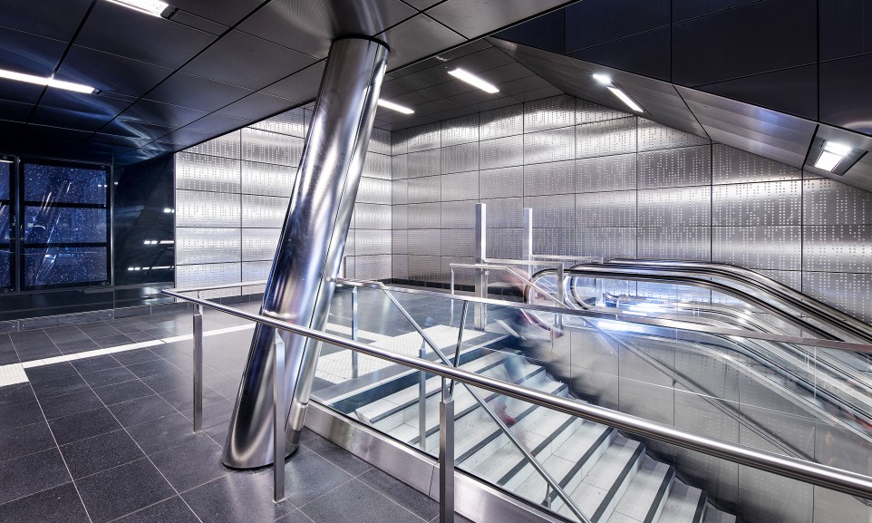 Die U-Bahn-Station Benrather Straße gehört zu den sechs aufwändig gestalteten Stationen der Wehrhahnlinie