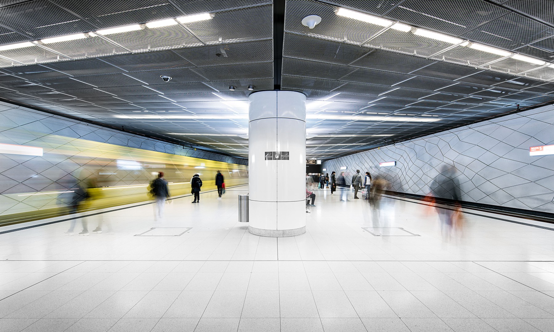 Die U-Bahn-Station Heinrich-Heine-Allee gehört zu den sechs aufwändig gestalteten Stationen der Wehrhahnlinie